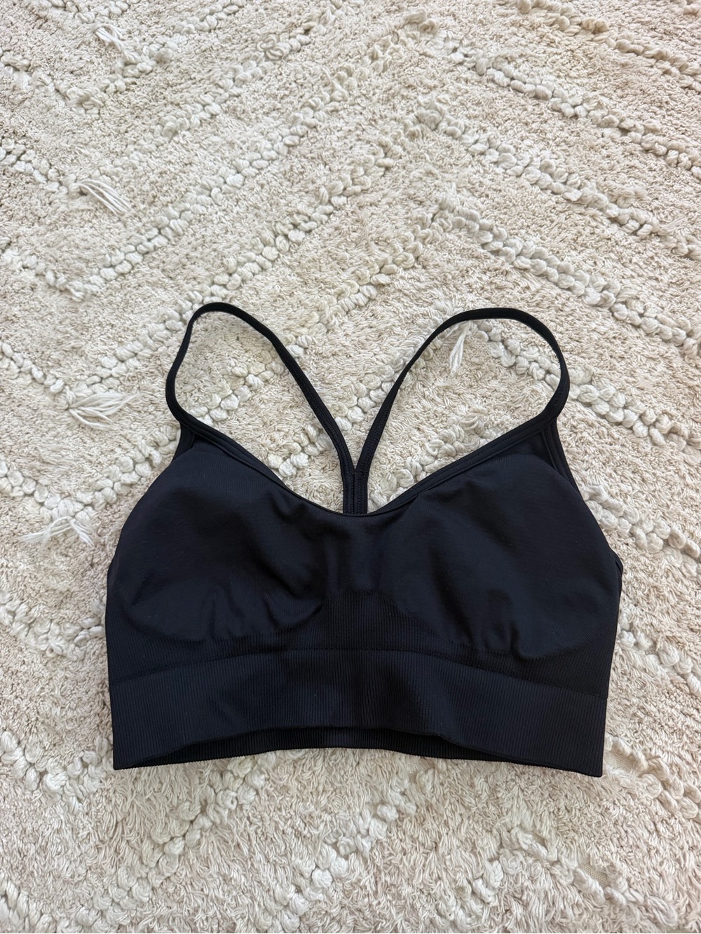Gymshark Black Seamless Light-Support Strappy Sports Bra - Picture 2 of 3